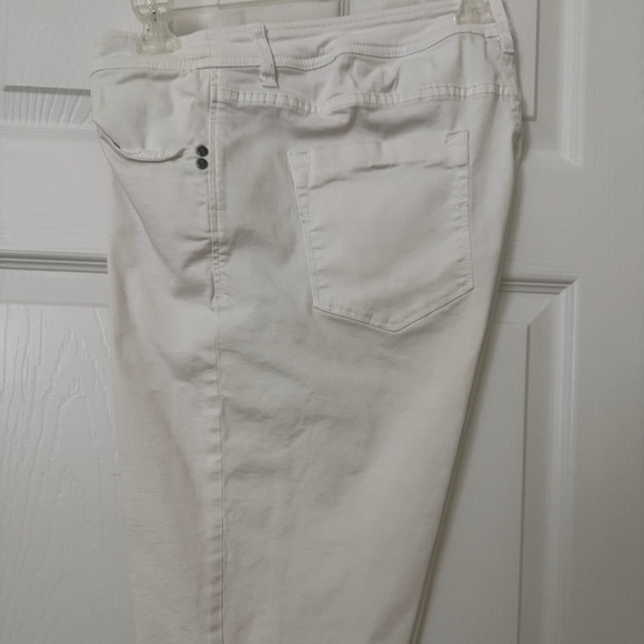 Tommy Bahama - Boardwalk shorts in 3 colors size 14 - Picture 5 of 6